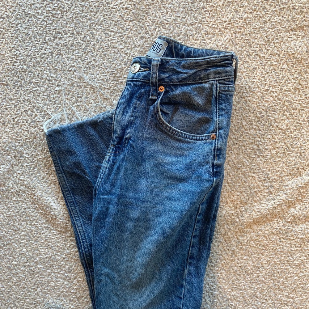 urban outfitters bdg ripped hem straight jeans!!